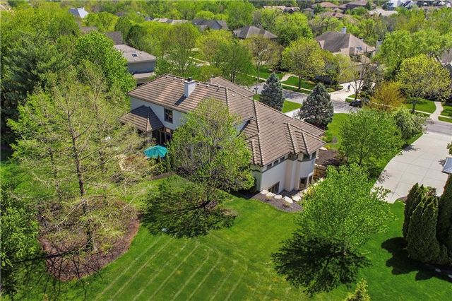 4824 W 144th Terrace, Overland Park, KS 66224