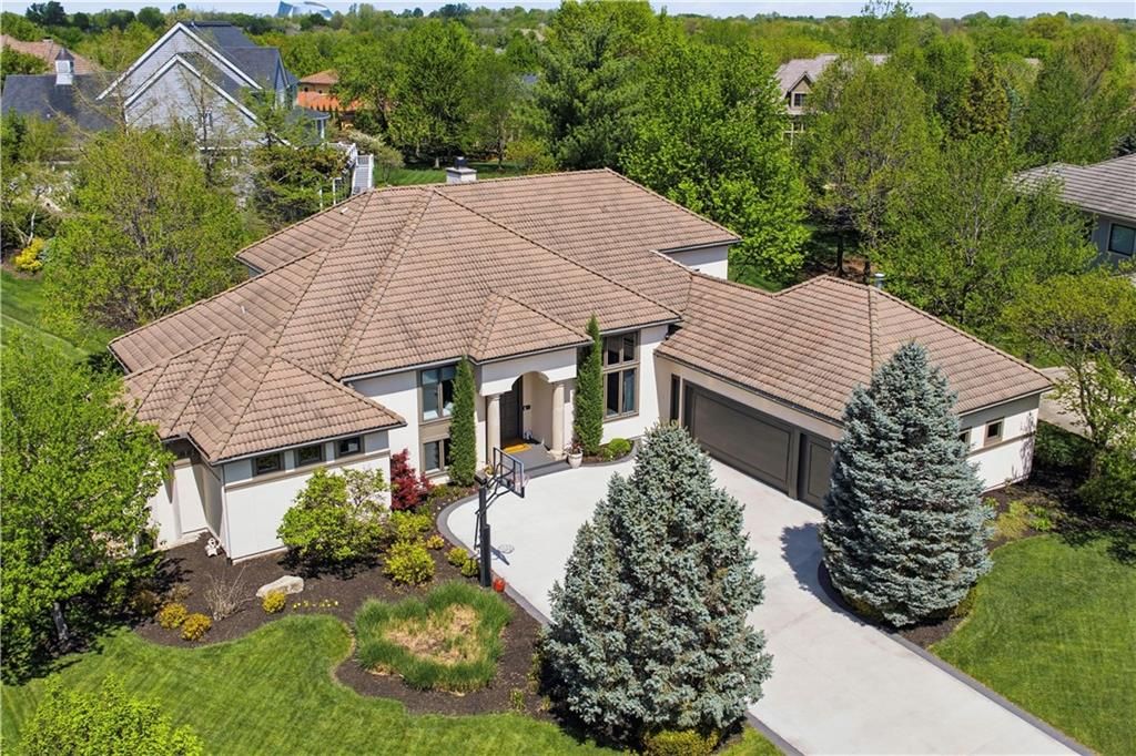 4824 W 144th Terrace, Overland Park, KS 66224