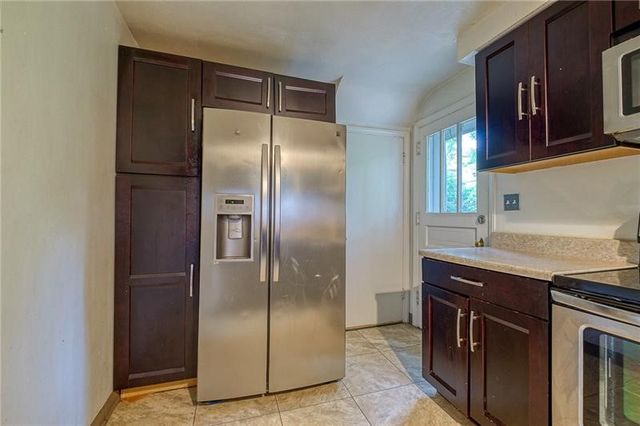 5208 White Oak Dr, Penn Hills, PA 15147