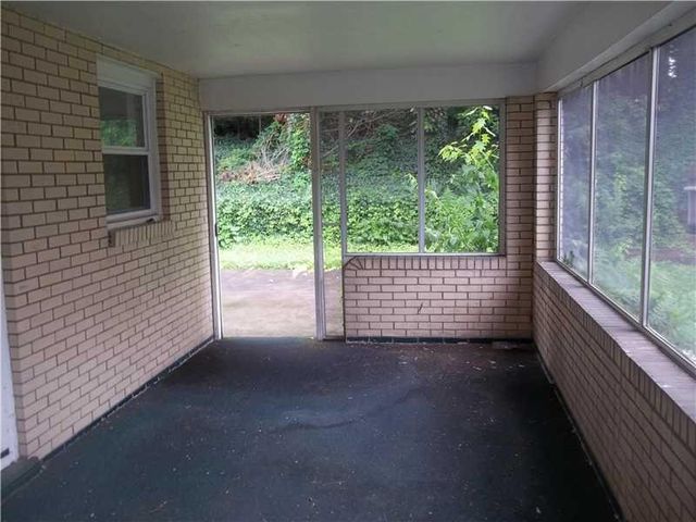 5208 White Oak Dr, Penn Hills, PA 15147