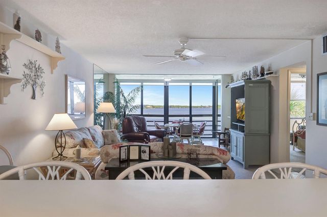1950 SW Palm City Road 14-304, Stuart, FL 34994