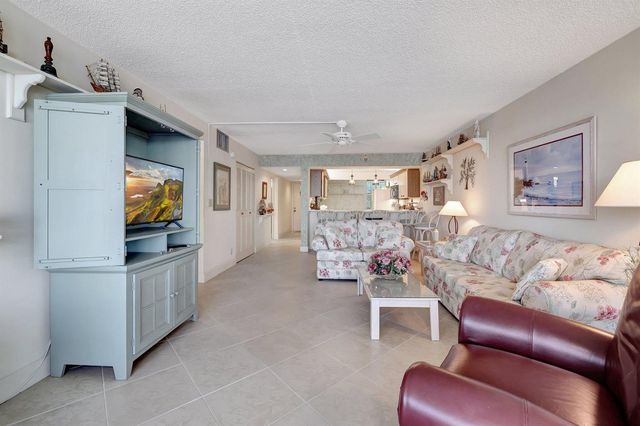 1950 SW Palm City Road 14-304, Stuart, FL 34994