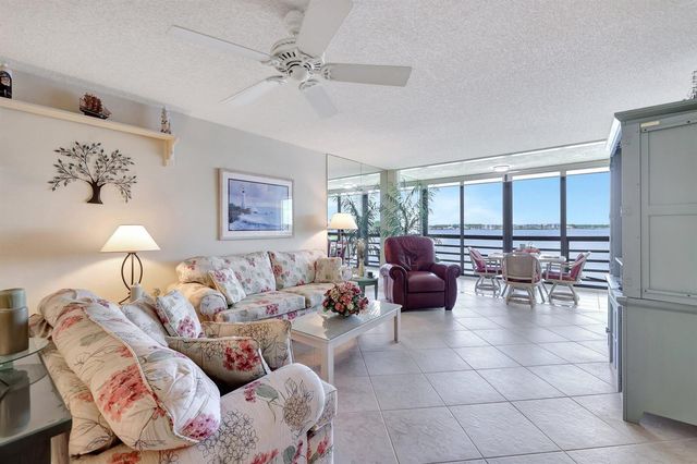 1950 SW Palm City Road 14-304, Stuart, FL 34994
