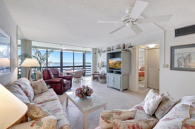 1950 SW Palm City Road 14-304, Stuart, FL 34994