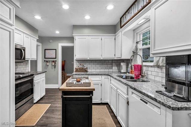 308 E Baird Avenue, Barberton, OH 44203