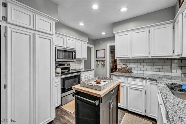 308 E Baird Avenue, Barberton, OH 44203