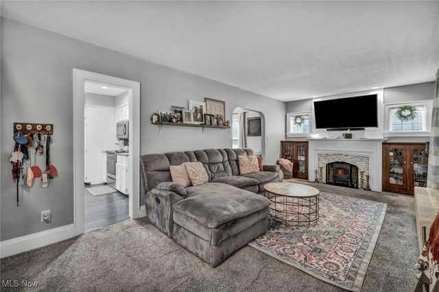 308 E Baird Avenue, Barberton, OH 44203