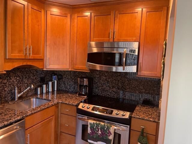 22 Colonial Club Drive 103, Boynton Beach, FL 33435