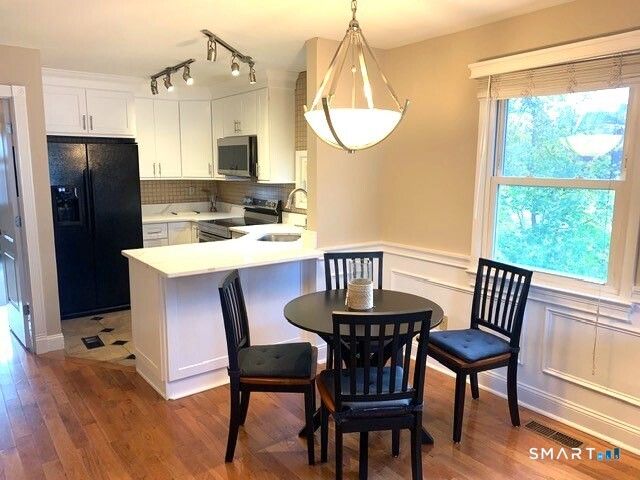 65 Ellsworth Street APT 302, Bridgeport, CT 06605