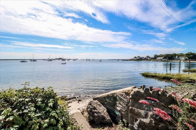 65 Ellsworth Street APT 302, Bridgeport, CT 06605