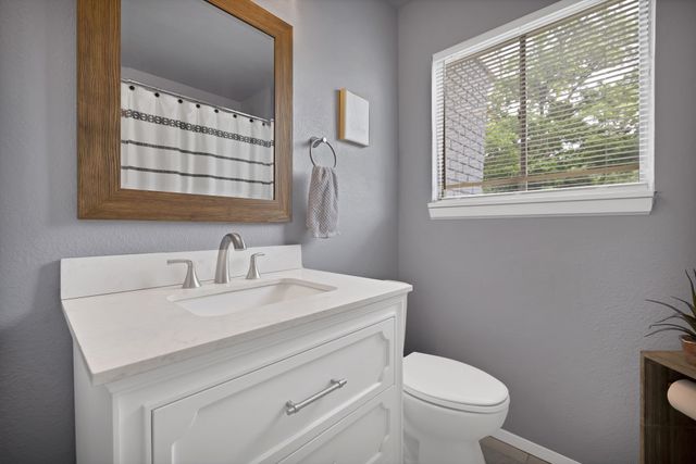 1429 W Water Street, Weatherford, TX 76086