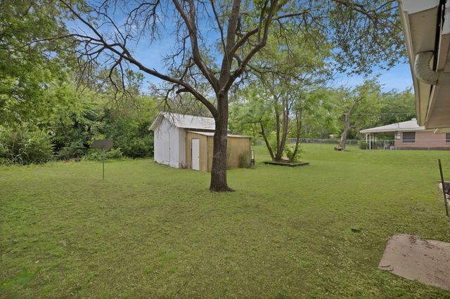1429 W Water Street, Weatherford, TX 76086