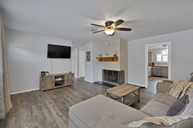 1429 W Water Street, Weatherford, TX 76086