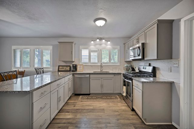 1429 W Water Street, Weatherford, TX 76086