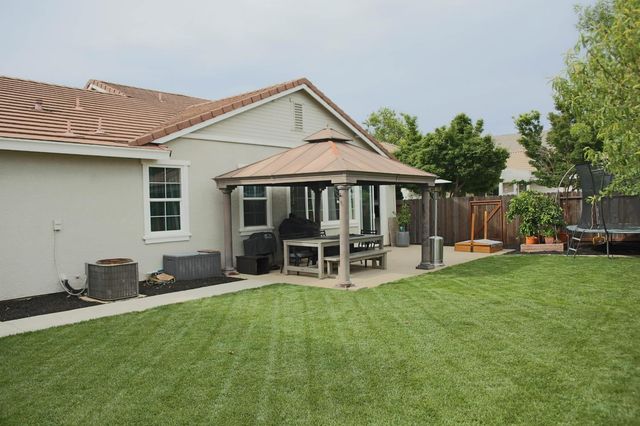 12372 Pawcatuck Way, Rancho Cordova, CA 95742