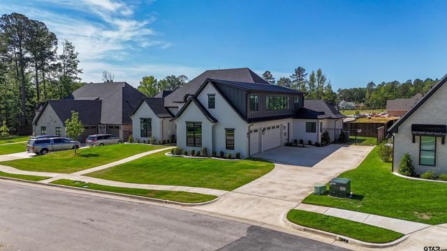 1572 Maple Circle, Tyler, TX 75703