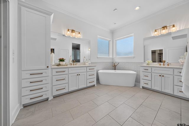1572 Maple Circle, Tyler, TX 75703