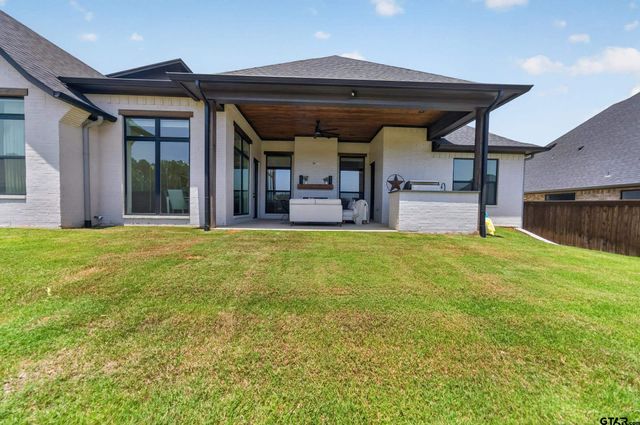 1572 Maple Circle, Tyler, TX 75703