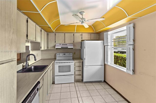 131 SE 3rd Ave 101, Dania Beach, FL 33004