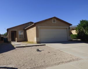 7392 S Messala Court, Tucson, AZ 85746