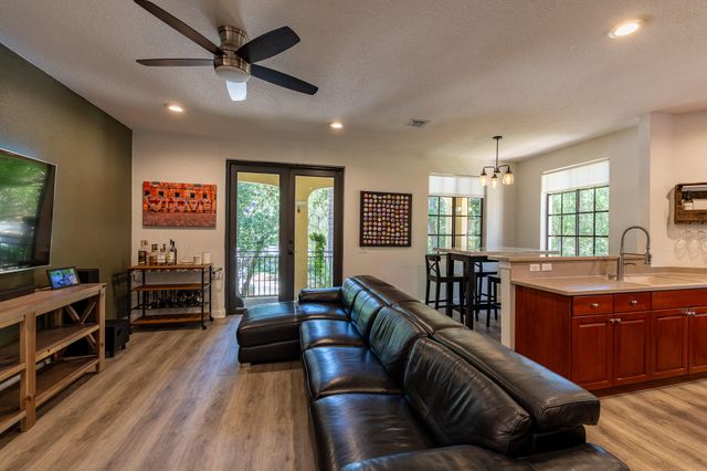 1639 PASSION VINE Circle 16-4, Weston, FL 33326