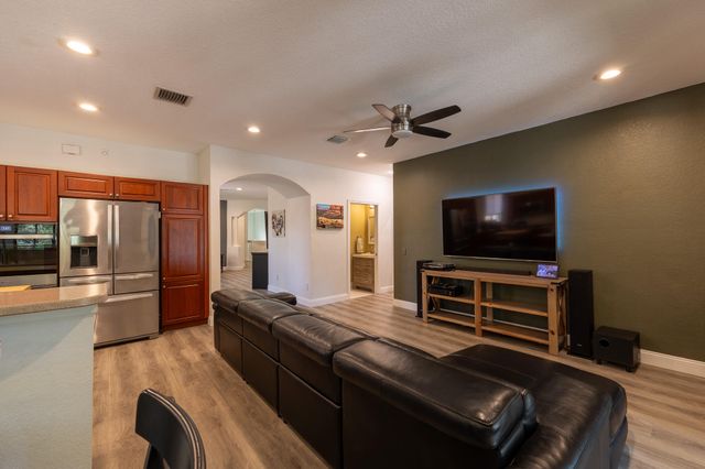 1639 PASSION VINE Circle 16-4, Weston, FL 33326