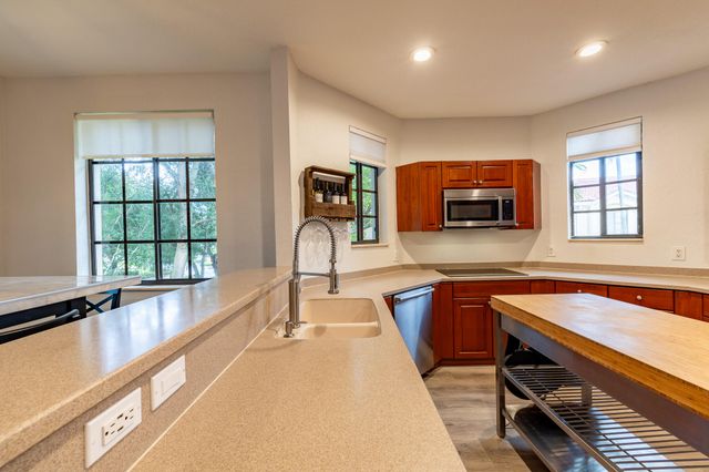 1639 PASSION VINE Circle 16-4, Weston, FL 33326