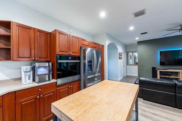1639 PASSION VINE Circle 16-4, Weston, FL 33326