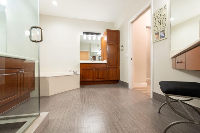 1639 PASSION VINE Circle 16-4, Weston, FL 33326
