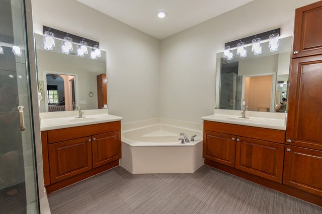 1639 PASSION VINE Circle 16-4, Weston, FL 33326