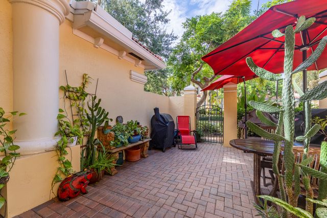 1639 PASSION VINE Circle 16-4, Weston, FL 33326