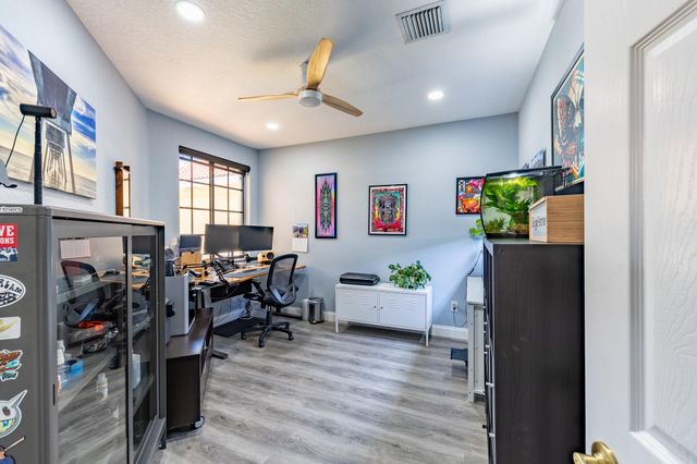 1639 PASSION VINE Circle 16-4, Weston, FL 33326