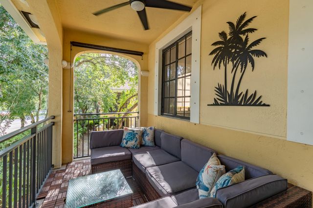 1639 PASSION VINE Circle 16-4, Weston, FL 33326