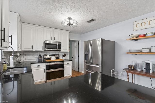 107 Harrison DR, Smithfield, VA 23430