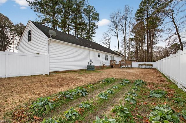 107 Harrison DR, Smithfield, VA 23430