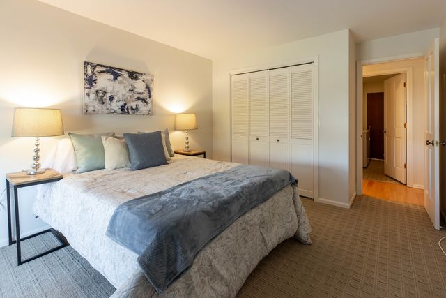 701 Lake Hinsdale Drive 306, Willowbrook, IL 60527