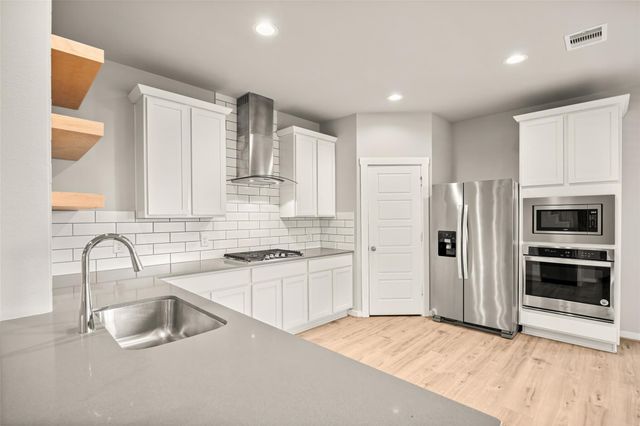 2823 Kennet Manor Drive, Houston, TX 77047