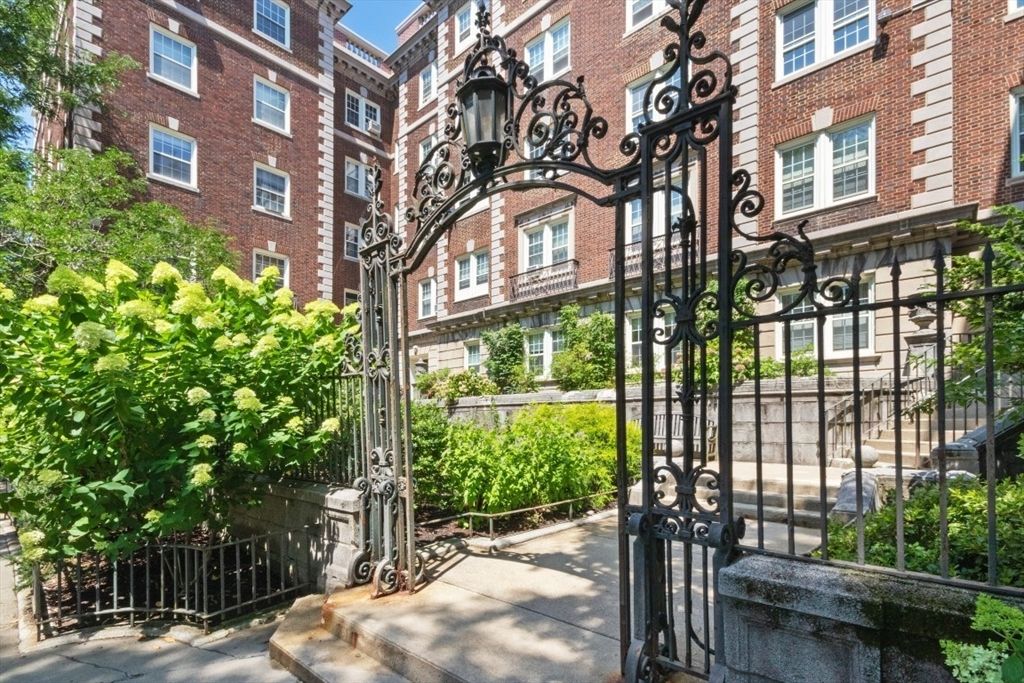 3 Arlington St 54, Cambridge, MA 02140