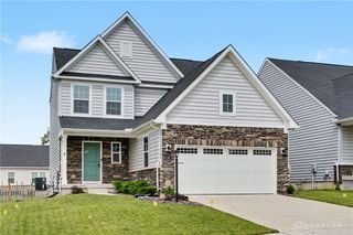157 Cresting Road, Fairborn, OH 45324