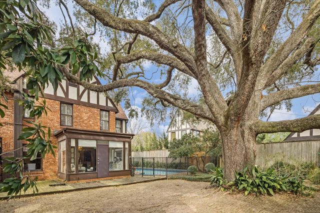 2345 Blue Bonnet Boulevard, Houston, TX 77030