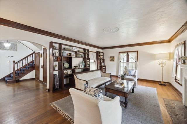 2345 Blue Bonnet Boulevard, Houston, TX 77030