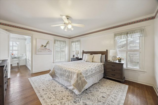 2345 Blue Bonnet Boulevard, Houston, TX 77030