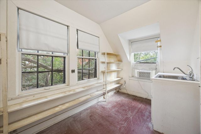 2345 Blue Bonnet Boulevard, Houston, TX 77030