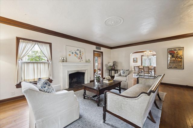 2345 Blue Bonnet Boulevard, Houston, TX 77030