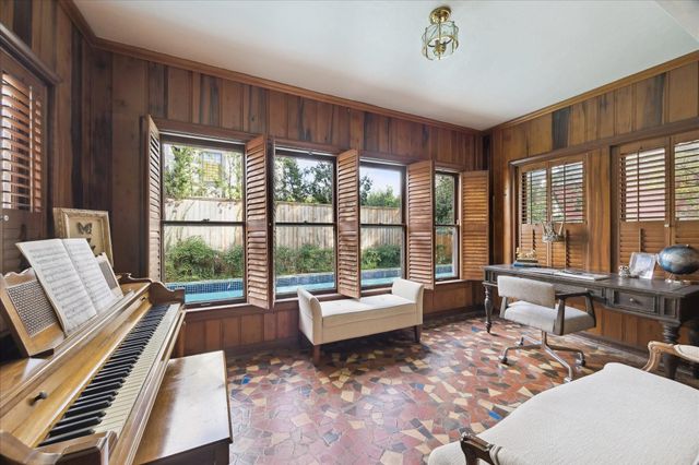 2345 Blue Bonnet Boulevard, Houston, TX 77030