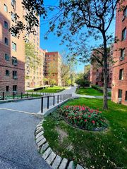 1686 Metropolitan Avenue 4H, Bronx, NY 10462