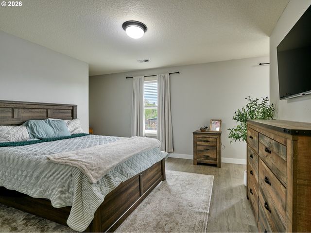 1025 Se MILLRIGHT Ave, Mc Minnville, OR 97128