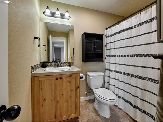 1025 Se MILLRIGHT Ave, Mc Minnville, OR 97128