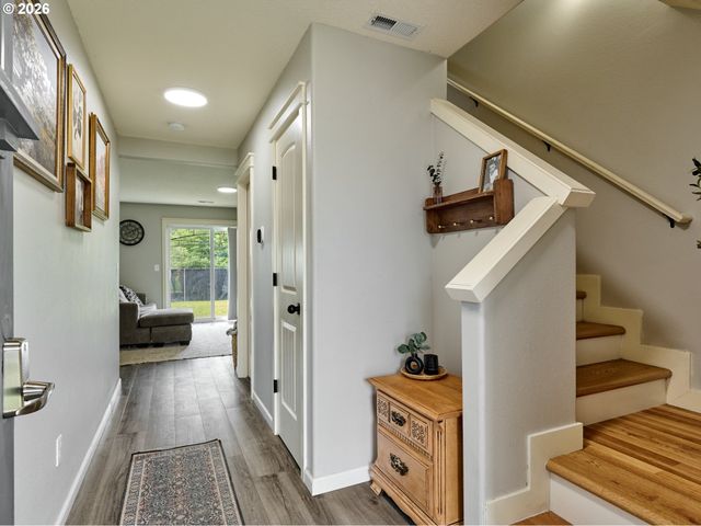 1025 Se MILLRIGHT Ave, Mc Minnville, OR 97128