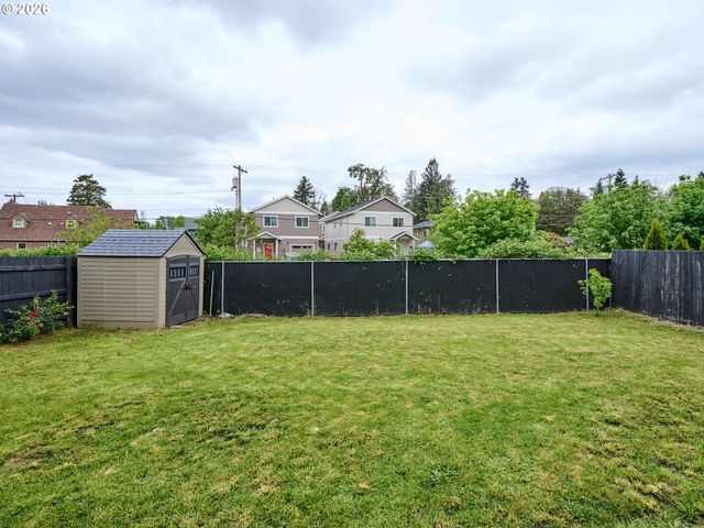1025 Se MILLRIGHT Ave, Mc Minnville, OR 97128